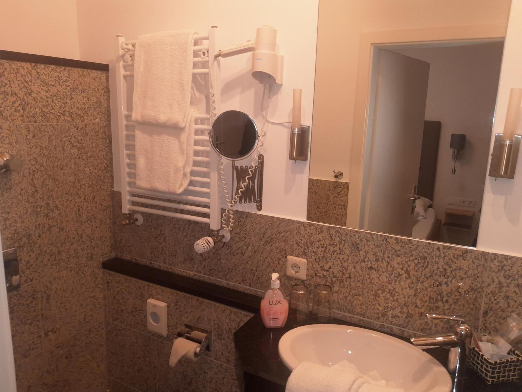 אלטנשטאדט Hotel & Restaurant Fischer מראה חיצוני תמונה